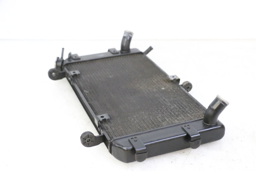 photo de RADIATOR SUZUKI GSR 750 (2011 - 2017) - Fixing points details