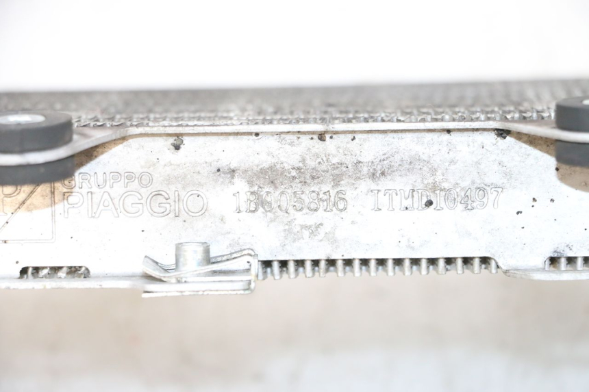 photo de COOLANT RADIATOR PIAGGIO MP3 HPE 300 (2019 - 2026) - Surface and material condition