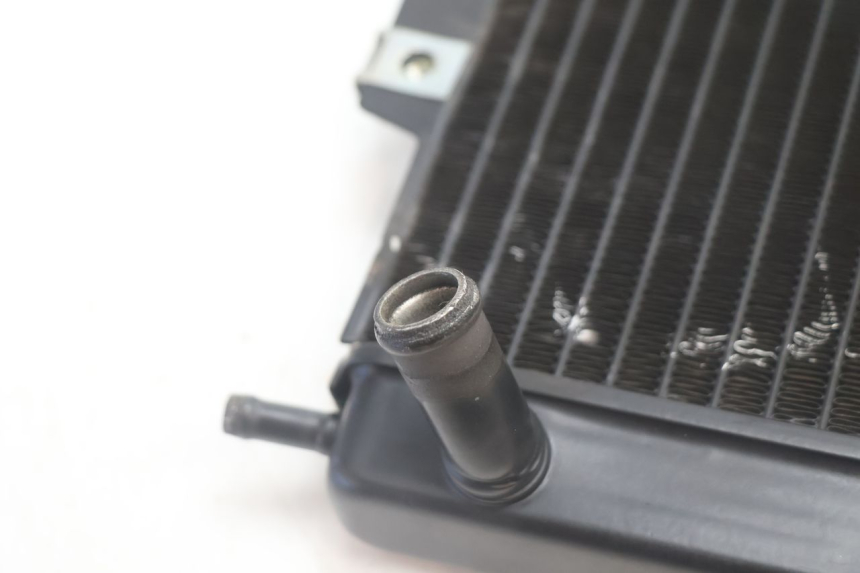photo de COOLANT RADIATOR PIAGGIO MP3 500 (2016 - 2018) - Surface and material condition
