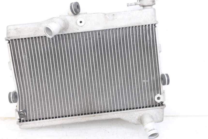 photo de RADIATOR YAMAHA MT-07 MT07 ABS 700 (2014 - 2017) - Surface and material condition