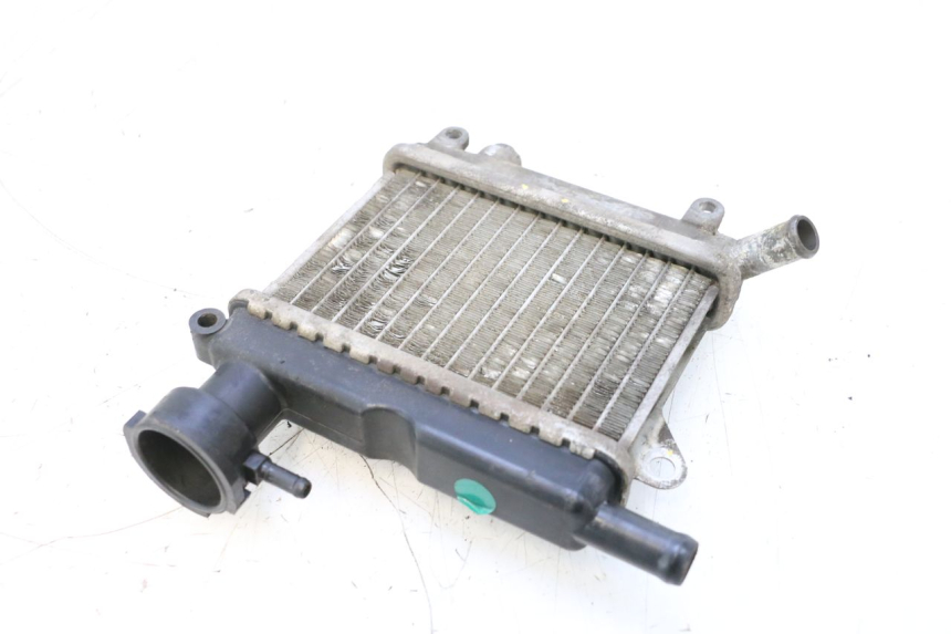 photo de RADIATOR YAMAHA NEOS NEO'S 4T 50 (2008 - 2016) - Alternative perspective