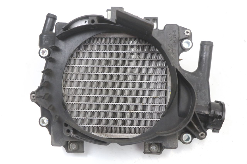photo de RADIATOR HONDA PCX (JF28) 125 (2009 - 2011) - Alternative perspective