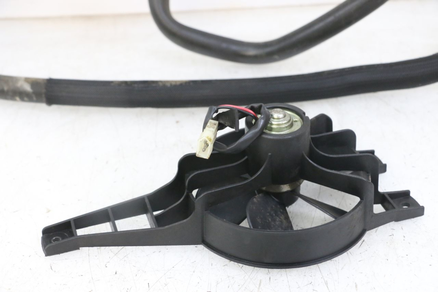 photo de RADIATOR PEUGEOT SATELIS 125 (2010 - 2012) - Fixing points details