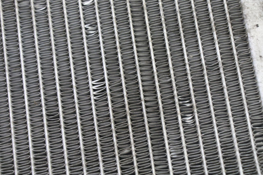 photo de COOLANT RADIATOR PEUGEOT SATELIS 125 (2013 - 2018) - Fixing points details