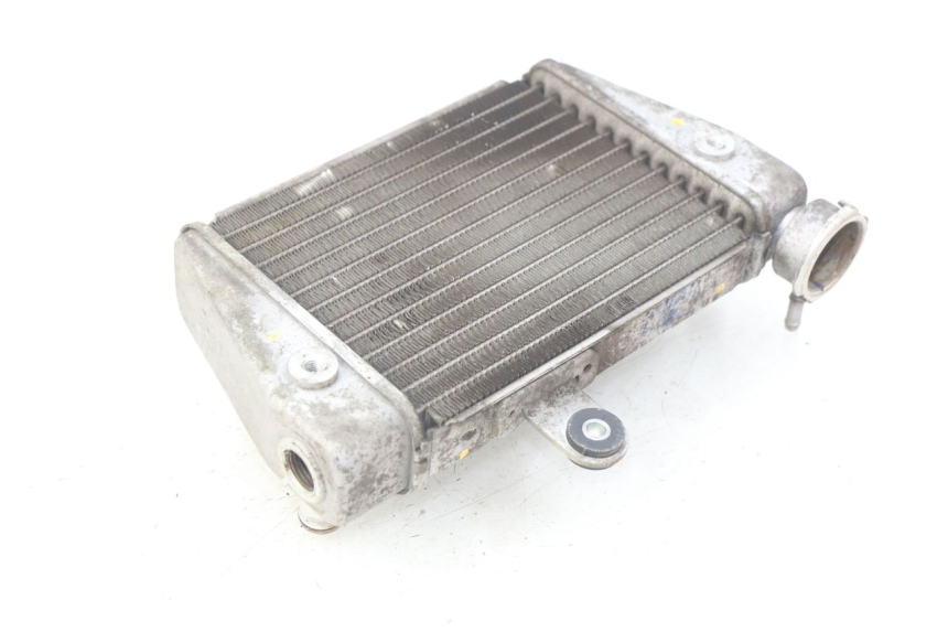 photo de COOLANT RADIATOR SUZUKI SIXTEEN 125 (2008 - 2010) - Zoom on usage condition