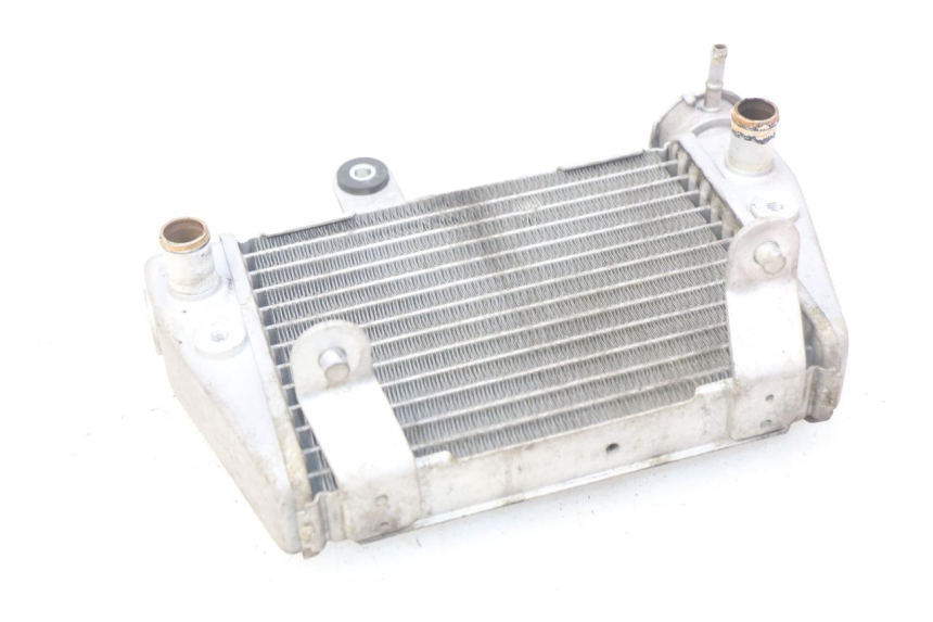 photo de COOLANT RADIATOR SUZUKI SIXTEEN 125 (2008 - 2010) - Technical close-up