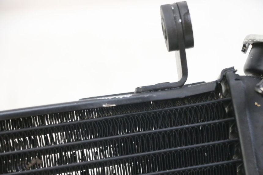 photo de RADIATOR SUZUKI SV N 650 (1999 - 2002) - Alternative perspective