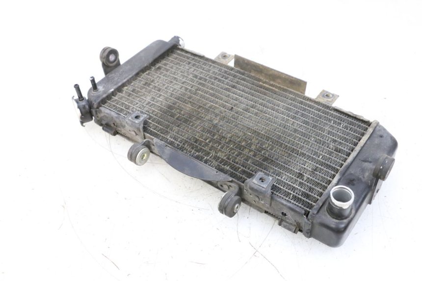 photo de COOLANT RADIATOR YAMAHA TDM ABS 900 (2002 - 2014) - Fixing points details
