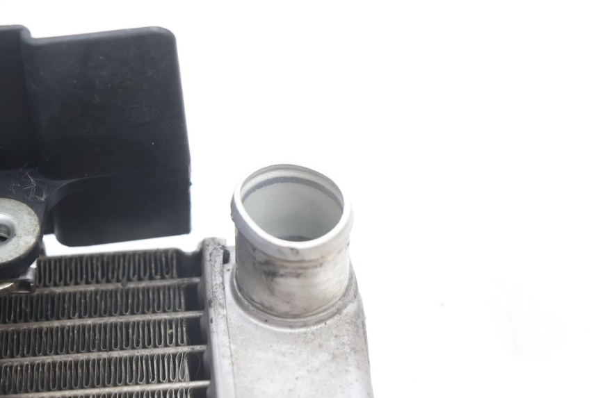photo de COOLANT RADIATOR HONDA VFR FI RC46 800 (1998 - 2001) - Fixing points details