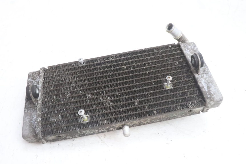 photo de RADIATOR YAMAHA X-MAX XMAX 125 (2010 - 2013) - Fixing points details