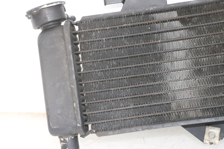 photo de COOLANT RADIATOR HONDA XLV VARADERO 125 (2000 - 2006) - Distinctive features