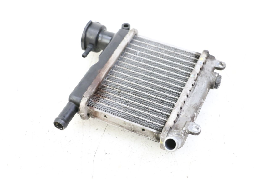 photo de RADIATOR YAMAHA NEOS NEO'S 4T 50 (2008 - 2016) - Alternative perspective