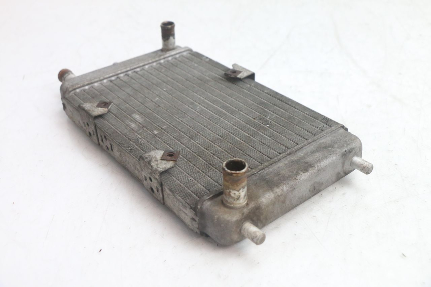 photo de RADIATOR YAMAHA YP MAJESTY 125 (1998 - 2001) - Fixing points details