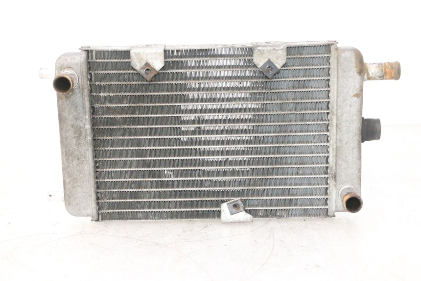 photo de RADIATOR YAMAHA YP MAJESTY 125 (1998 - 2001) - Technical close-up
