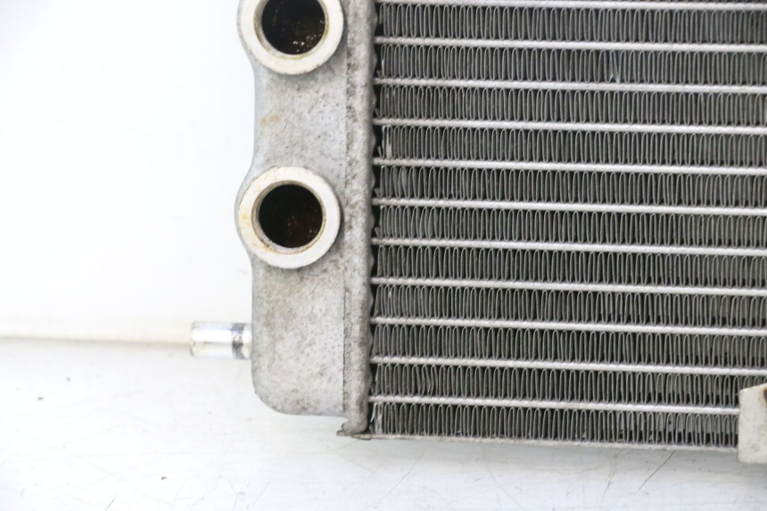 photo de RADIATOR YAMAHA YP MAJESTY 125 (2002 - 2006) - Surface and material condition