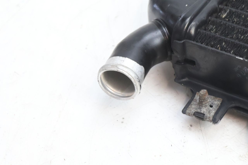 photo de RADIATOR KAWASAKI ZZR 600 (1995 - 2004) - Fixing points details