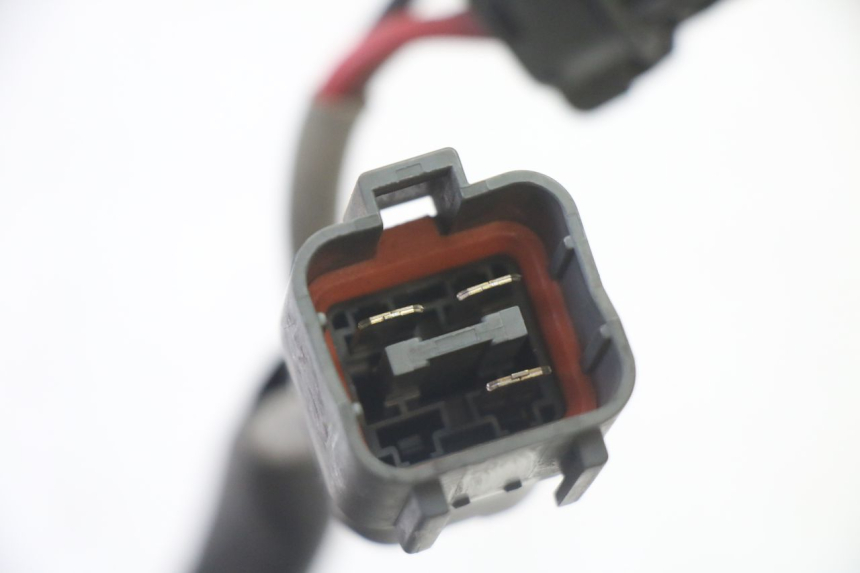 photo de REGULATOR CHARGE QUADRO 4 4D 350 (2015 - 2018) - Fixing points details