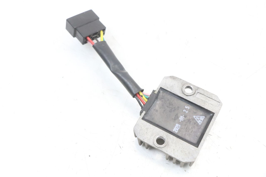 photo de CHARGING REGULATOR KYMCO AGILITY 4T 50 (2018 - 2022) - Alternative perspective