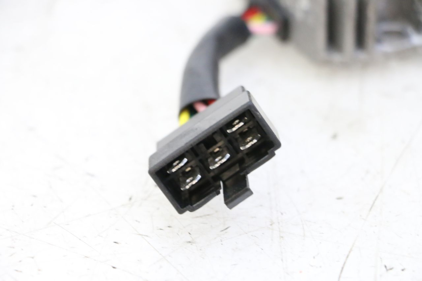 photo de CHARGING REGULATOR KYMCO AGILITY 4T 50 (2018 - 2022) - Alternative perspective