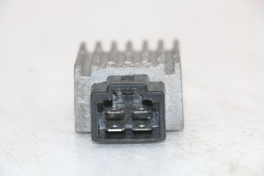 photo de REGULATOR KYMCO AGILITY CARRY 50 (2011 - 2020) - Zoom on usage condition