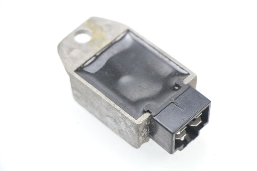 photo de REGULATOR KYMCO AGILITY PREMIUM 50 (2007 - 2010) - Alternative perspective