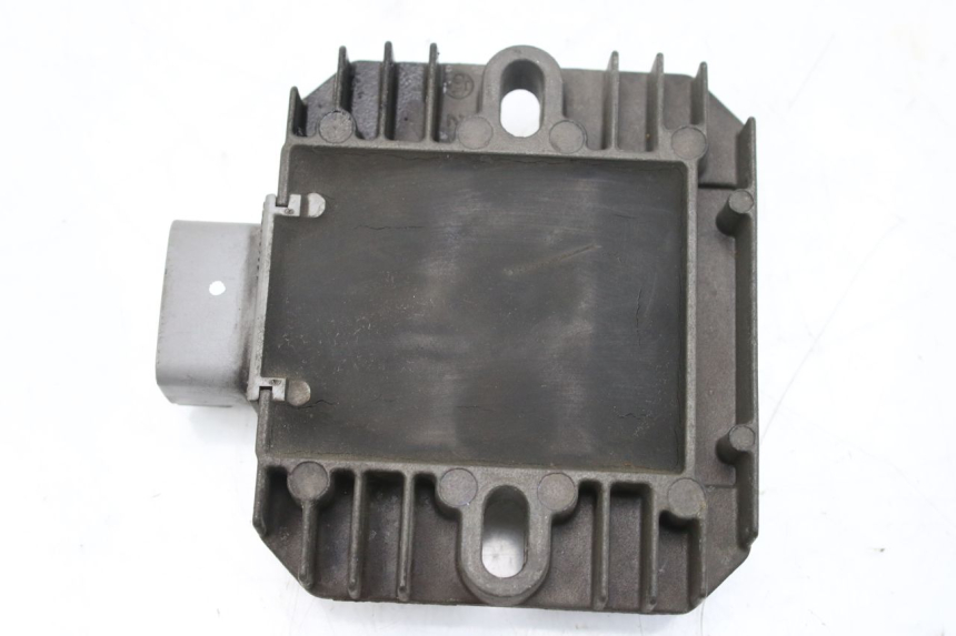 photo de CHARGING REGULATOR SUZUKI AN BURGMAN 400 (2006 - 2010) - Component detail