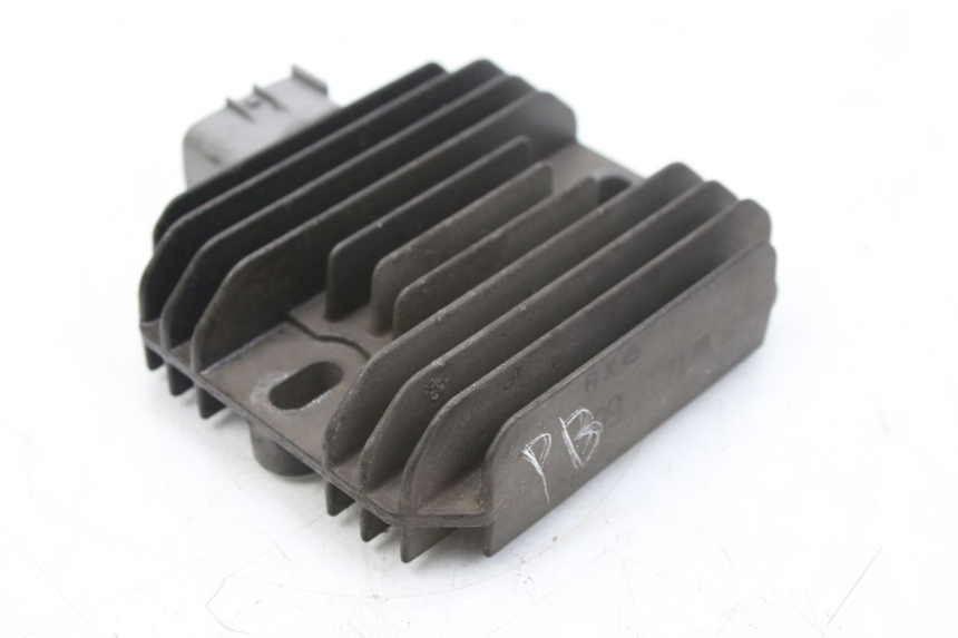 photo de CHARGING REGULATOR SUZUKI AN BURGMAN 400 (2006 - 2010) - Technical close-up