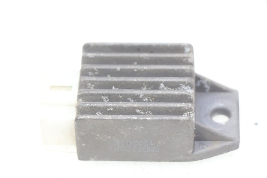 photo de CHARGING REGULATOR TAOTAO BEATBOX 2 50 (2005 - 2017) - Alternative perspective