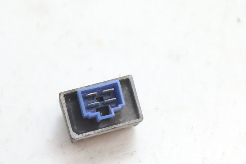 photo de CHARGING REGULATOR MBK BOOSTER SPIRIT 50 (2004 - 2017) - Alternative perspective