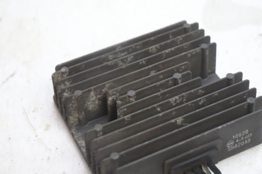 photo de REGULATOR SUZUKI BURGMAN EXECUTIVE ABS 650 (2006 - 2012) - Technical close-up