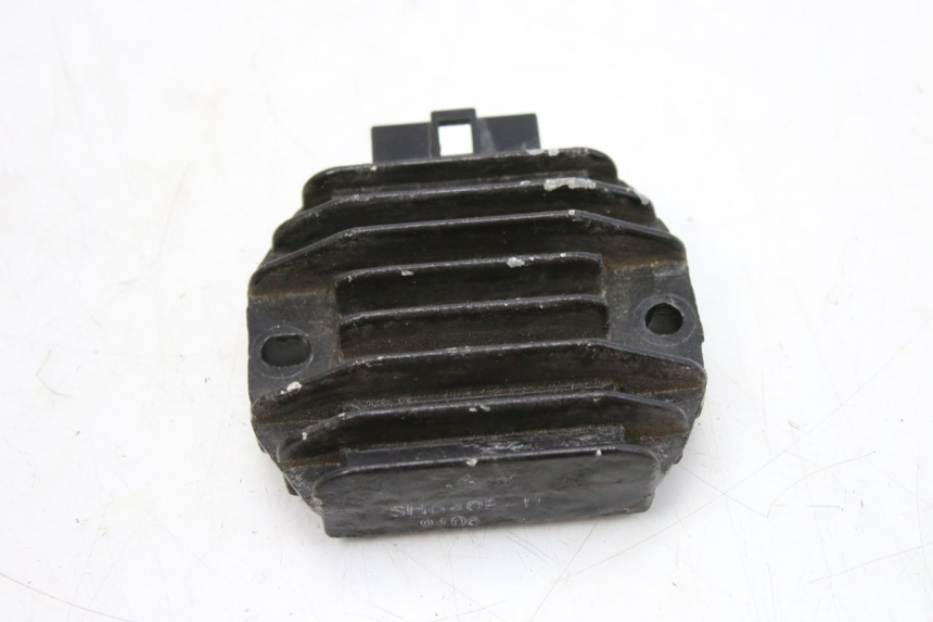 photo de CHARGING REGULATOR YAMAHA BW'S BWS 125 (2010 - 2013) - Technical close-up