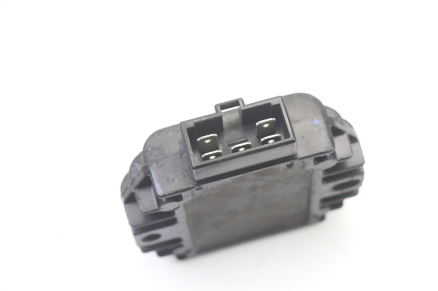 photo de CHARGING REGULATOR YAMAHA BW'S BWS 125 (2010 - 2013) - Zoom on usage condition