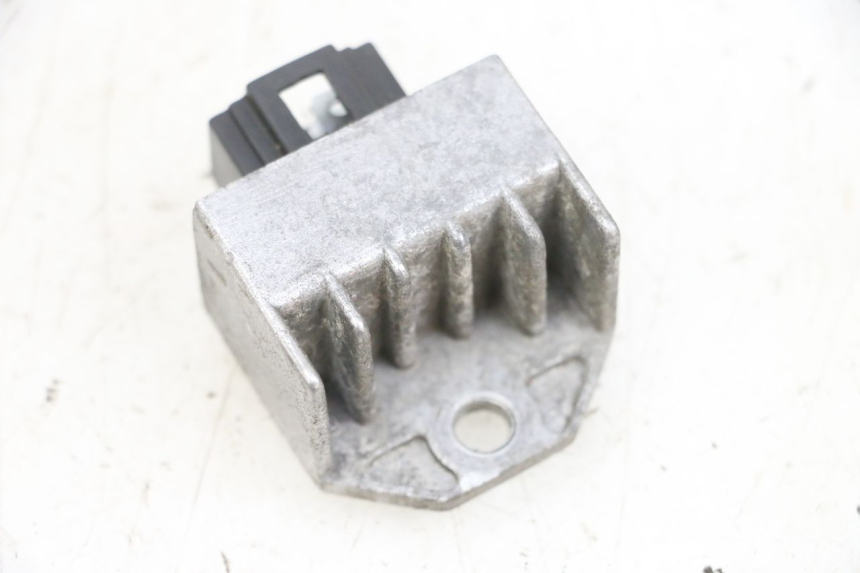 photo de CHARGING REGULATOR YAMAHA BW'S EASY 50 (2013 - 2016) - Alternative perspective