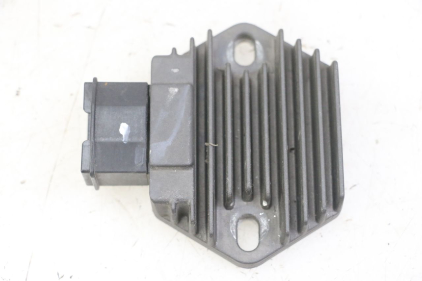 photo de CHARGING REGULATOR HONDA CBF 500 (2004 - 2007) - Main view