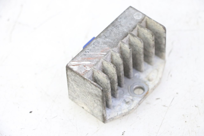 photo de REGULATOR HONDA CBF 125 (2009 - 2015) - Alternative perspective