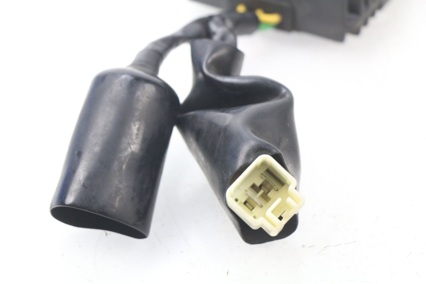 photo de REGULATOR HONDA CBR RR FIREBLADE 1000 (2006 - 2007) - Technical close-up