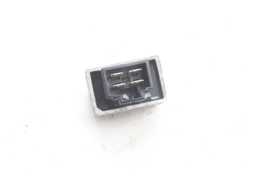 photo de CHARGING REGULATOR PEUGEOT CITYSTAR 2T 50 (2018 - 2021) - Zoom on usage condition