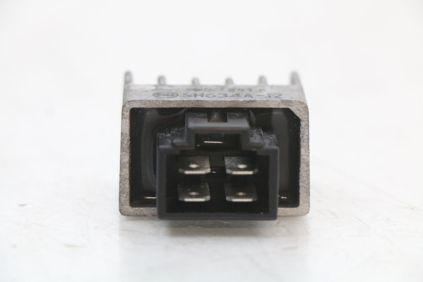 photo de CHARGING REGULATOR PEUGEOT CITYSTAR 50 (2013 - 2017) - Zoom on usage condition