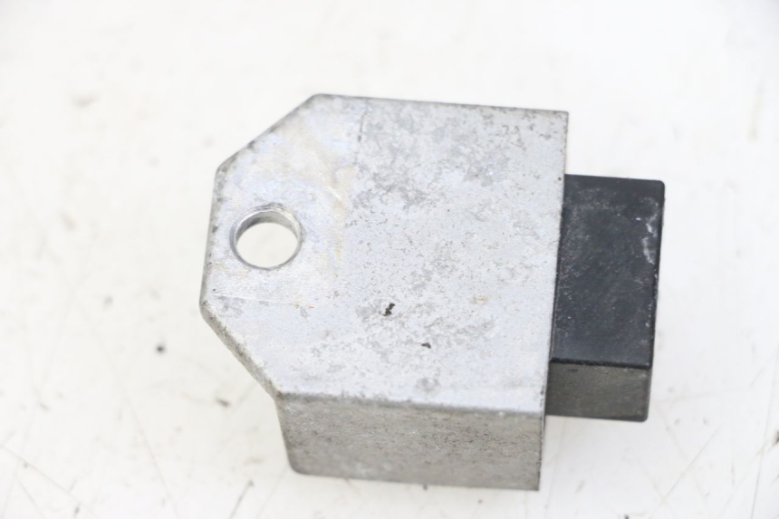 photo de CHARGING REGULATOR PEUGEOT CITYSTAR 50 (2013 - 2017) - Alternative perspective