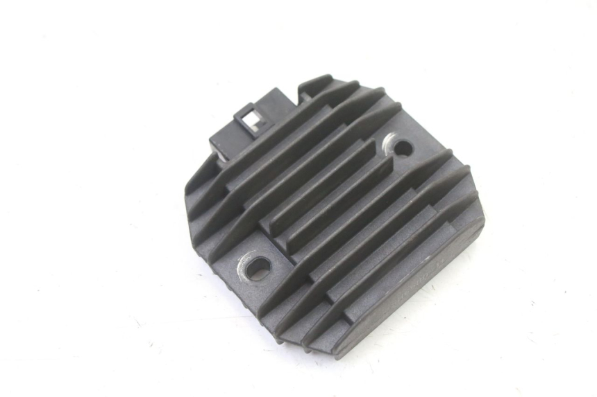 photo de REGULATOR PEUGEOT ELYSEO 125 (1999 - 2004) - Component detail