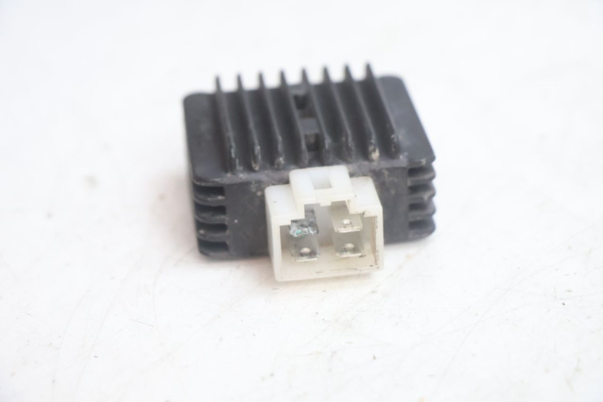 photo de CHARGING REGULATOR JM MOTORS EVOLIS 4T 50 (2018 - 2022) - Alternative perspective