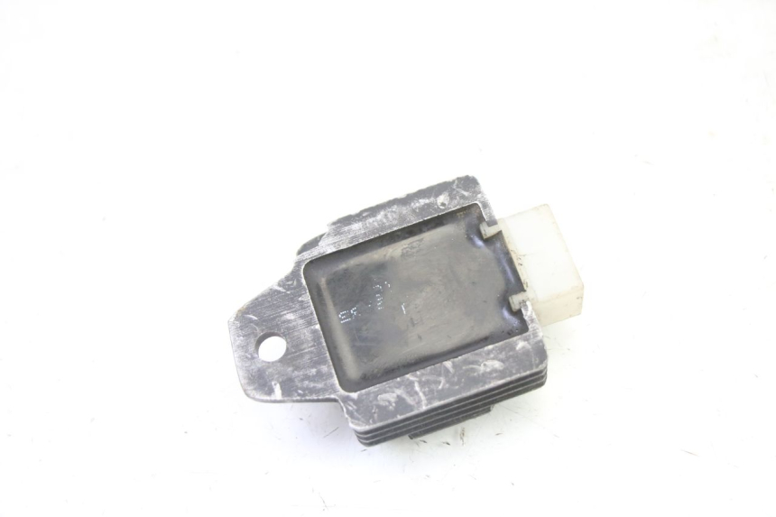 photo de CHARGING REGULATOR KEEWAY F-ACT FACT 50 (2006 - 2011) - Alternative perspective