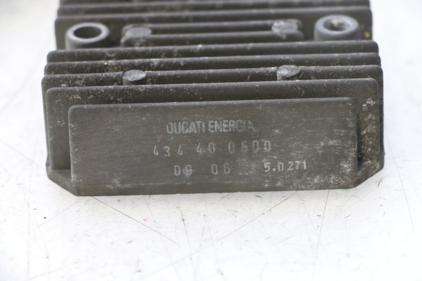 photo de CHARGING REGULATOR HONDA FES PANTHEON 125 (2003 - 2007) - Fixing points details