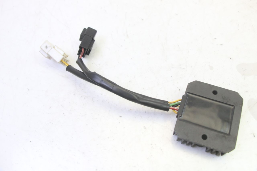 photo de CHARGING REGULATOR HONDA FES S-WING SWING ABS 125 (2007 - 2015) - Alternative perspective
