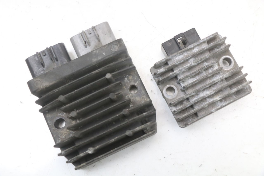 photo de CHARGING REGULATOR YAMAHA FJR ABS 1300 (2006 - 2012) - Component detail