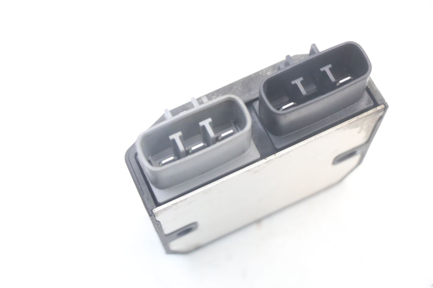 photo de CHARGING REGULATOR YAMAHA FJR ABS 1300 (2006 - 2012) - Technical close-up
