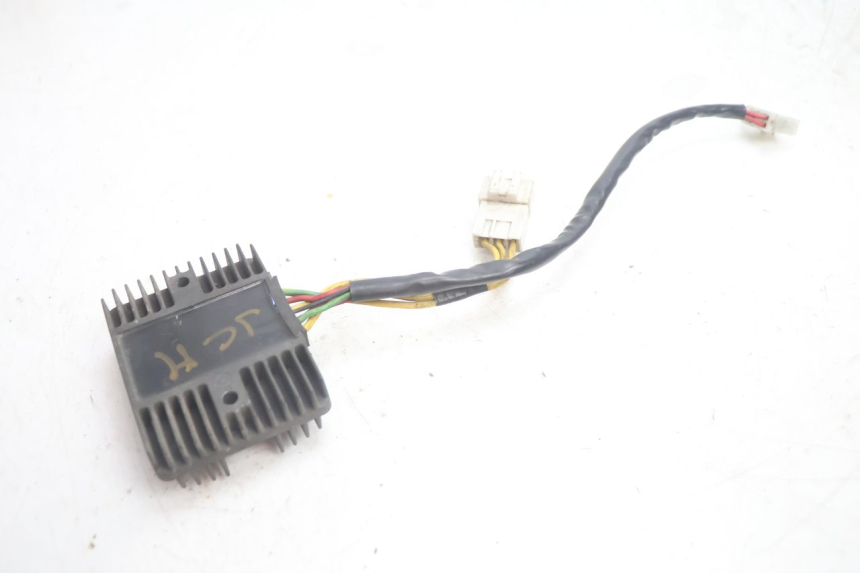 photo de REGULATOR HONDA FJS SILVER WING SILVERWING 400 (2005 - 2008) - Alternative perspective