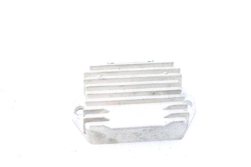 photo de CHARGING REGULATOR PIAGGIO FLY 2T 50 (2004 - 2017) - Component detail