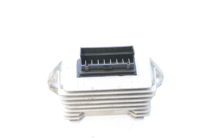 photo de CHARGING REGULATOR PIAGGIO FLY 2T 50 (2004 - 2017) - Zoom on usage condition