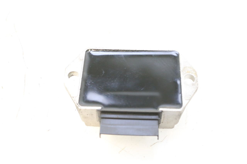 photo de CHARGING REGULATOR PIAGGIO FLY 2T 50 (2004 - 2017) - Alternative perspective